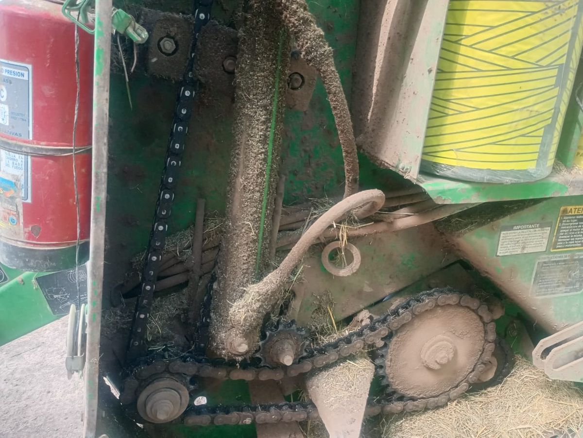 ENROLLADORA JOHN DEERE 568 MEGAWIDE 
